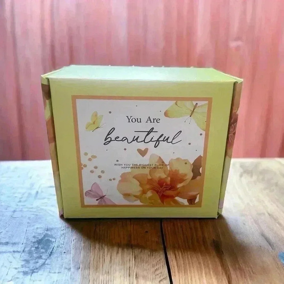 LBirthday Gift Set NEW in box.  Beautifully packaged. Filled with Goodies. - Picture 3 of 9